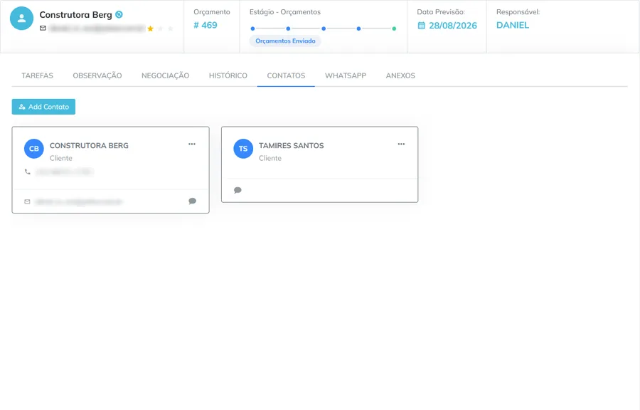 Aba Contatos da ficha do lead: cartões com os contatos do cliente, telefone e e-mail.